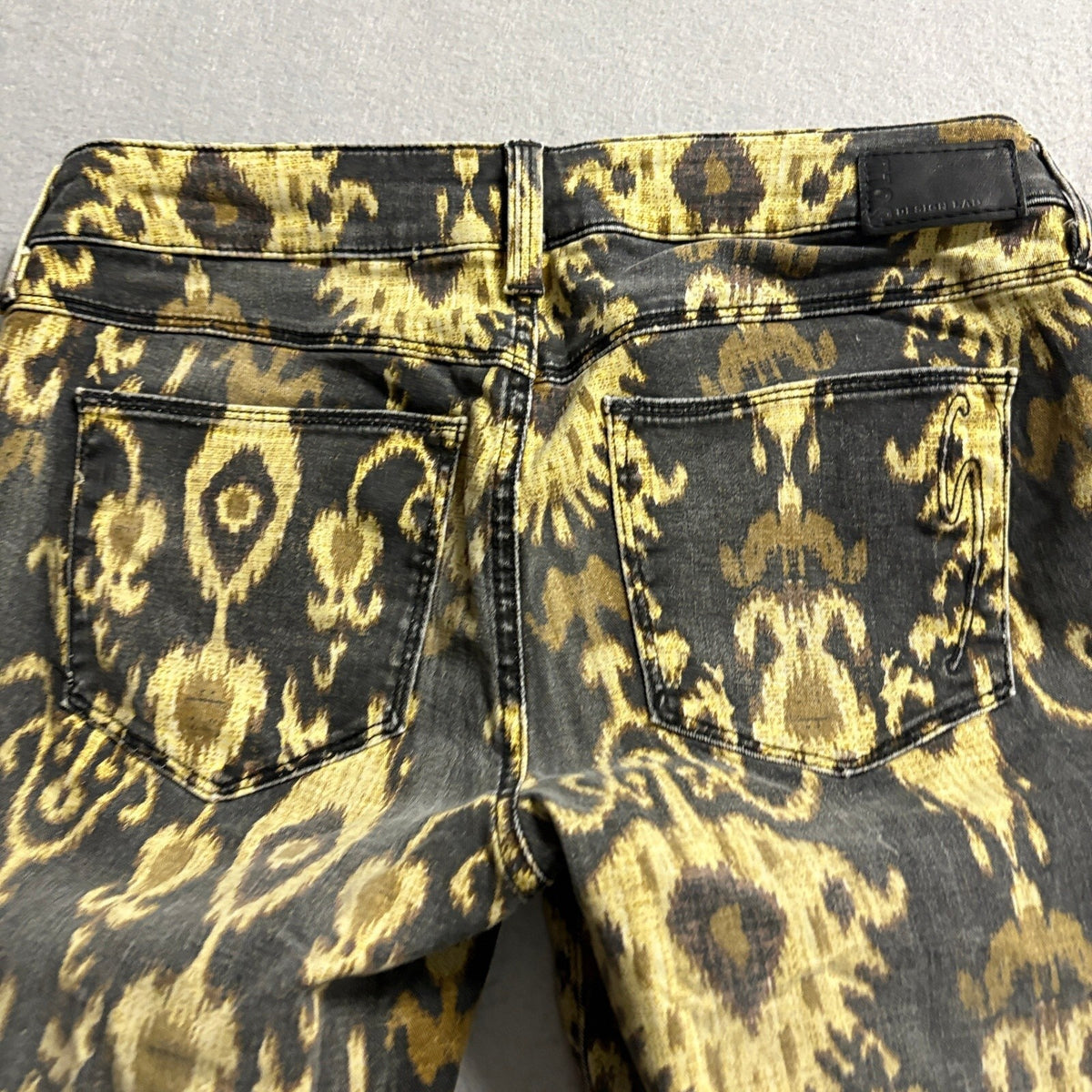 SOLD Design Lab Womens Soho Super Skinny Jeans Size 27 Ikat Print Yellow Black