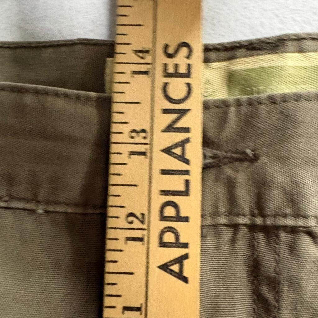 Cabelas Outdoors Mens 36 Cargo Shorts Brown Cotton Elastic Waist Hiking Utility