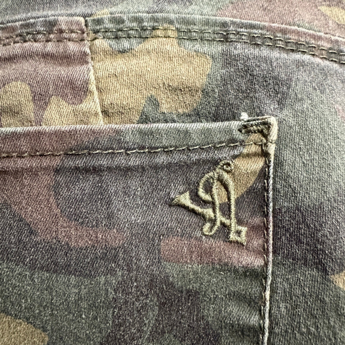 VIP Jeans Womens Camo Camouflage Stretch Skinny Pants Size 13 14 Double Button