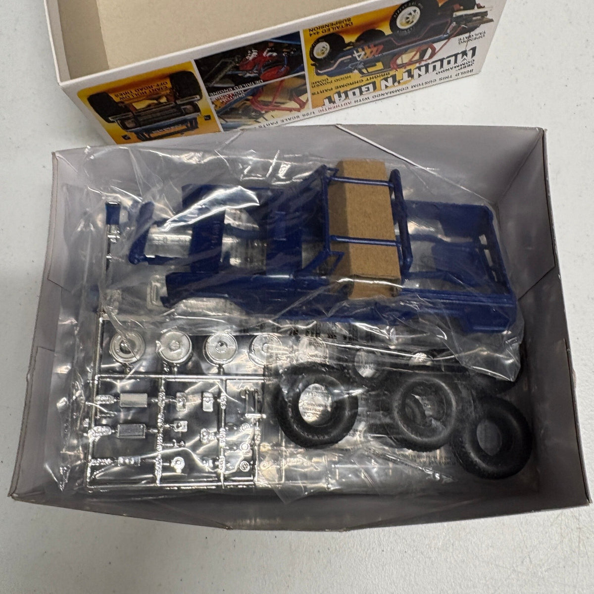 MPC Mount'N Goat Jeep Commando 1/25 Scale Model Kit MPC887 Open Box Sealed Parts