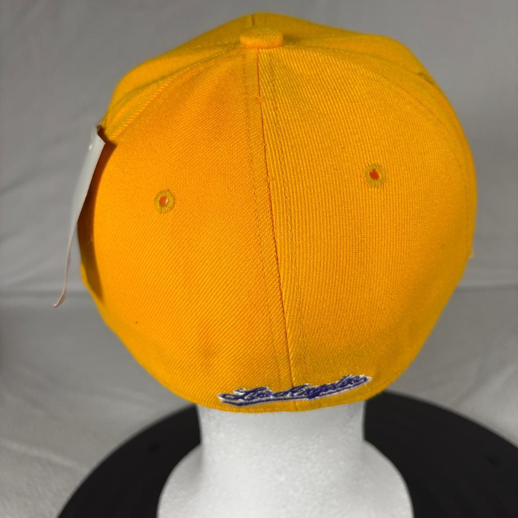 Los Angeles Lakers Down Town Fitted Hat Size 7 1/4 Yellow LA Script Cap