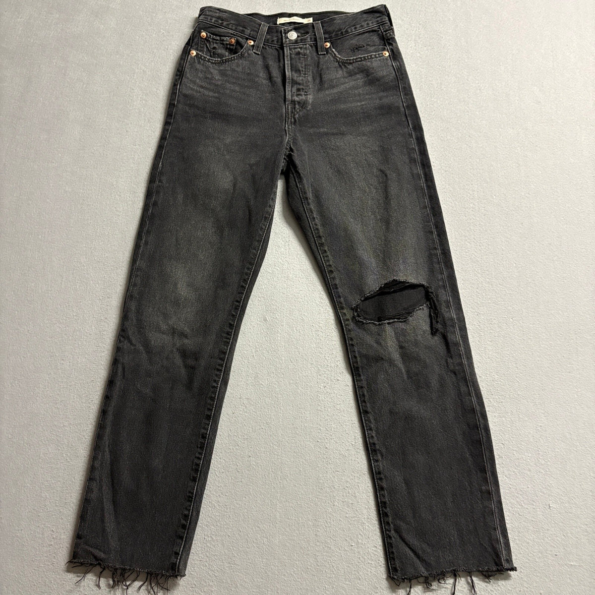 Levi's Premium Wedgie Straight Jeans Womens 26 Black Distressed Raw Hem Denim