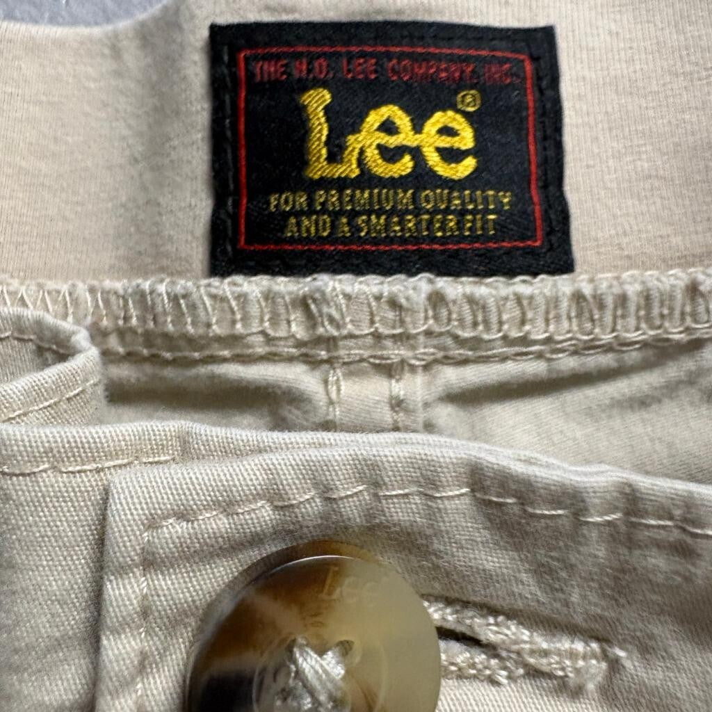 Lee Women Stretch Waist Cargo Pants Beige Khaki Crop Capris Size 8 Stretch