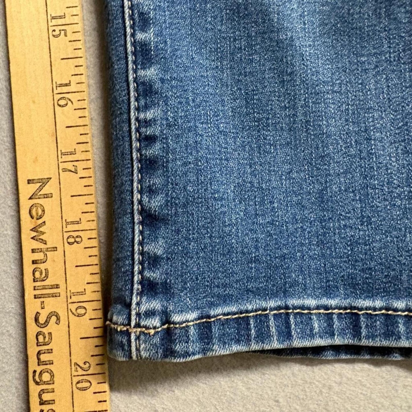 Chicos Denim Capri Jeans Womens Size 0.5 Medium Wash Stretch Cropped Blue