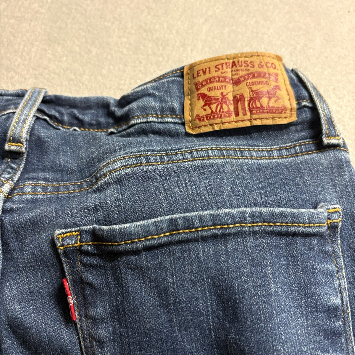Levi's 724 High Rise Straight Jeans Womens 29 Blue Denim Raw Hem Cutoff W29 L29