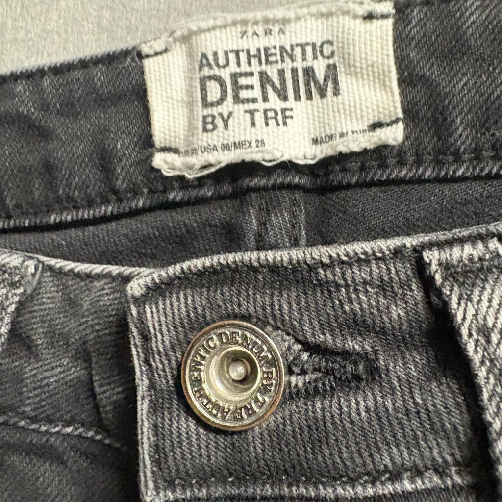 Zara TRF Distressed Black Jeans Womens Size 00 Raw Hem Straight Leg Denim
