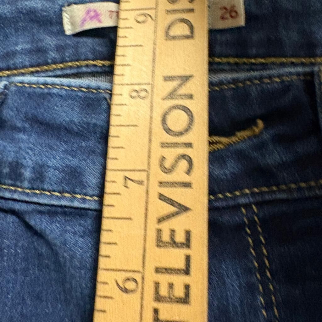 Levi's 711 Skinny Jeans Womens 26 Blue Denim Stretch Dark Wash Mid Rise