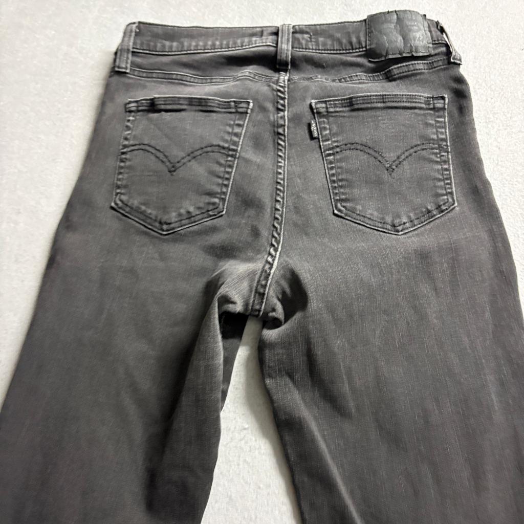 Levi's 724 High Rise Straight Jeans Womens Size 30x32 Black Denim Stretch