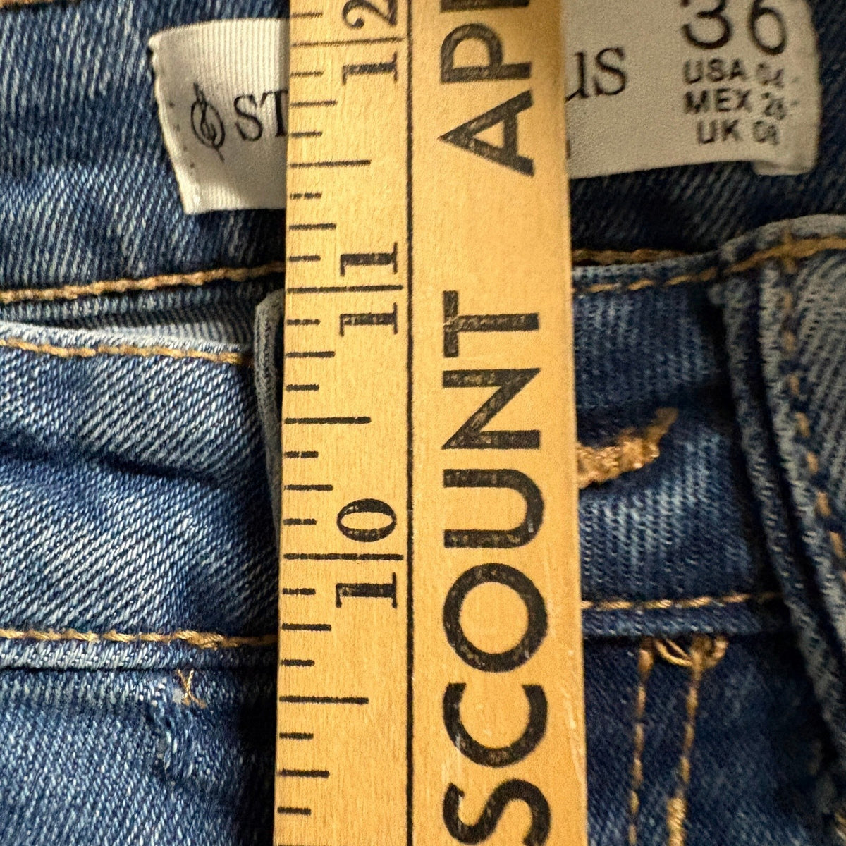 Stradivarius Womens High Waist Mom Jeans Blue Denim Slim Tapered Size US 4 26x28