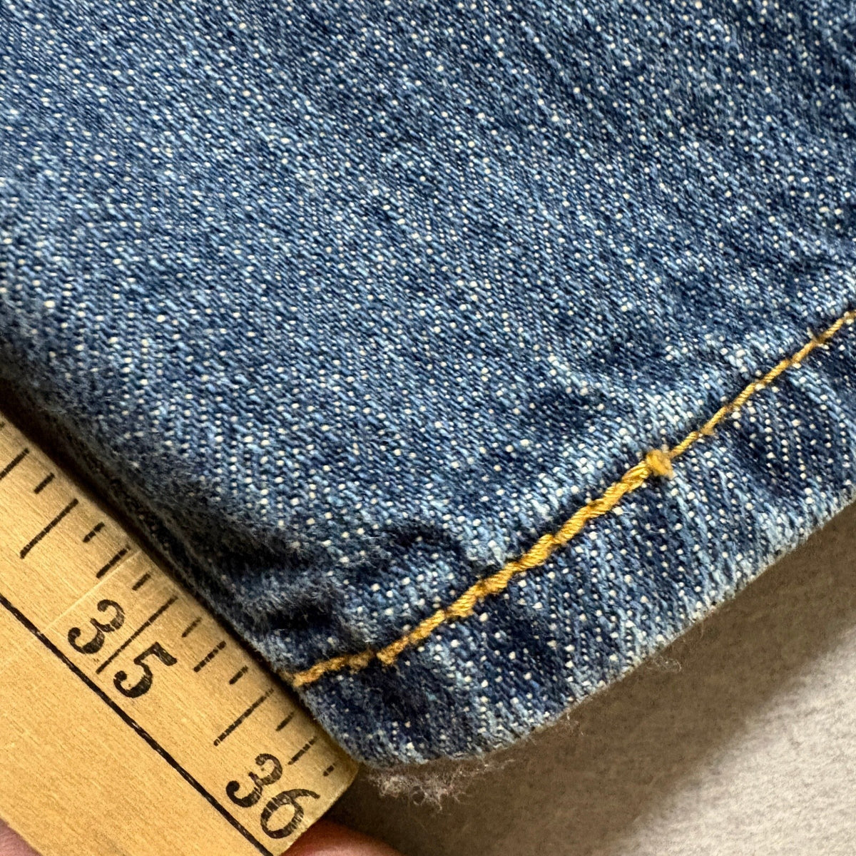 Levis 559 Relaxed Straight Jeans Mens W42 L38 Medium Wash Blue Denim Pants