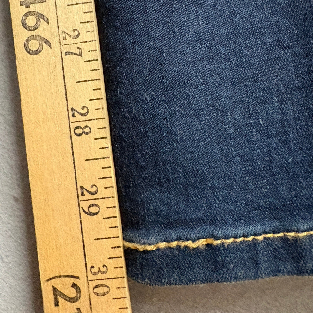 Levis 512 Perfectly Slimming Bootcut Jeans Womens Size 10 S/C Dark Wash Stretch