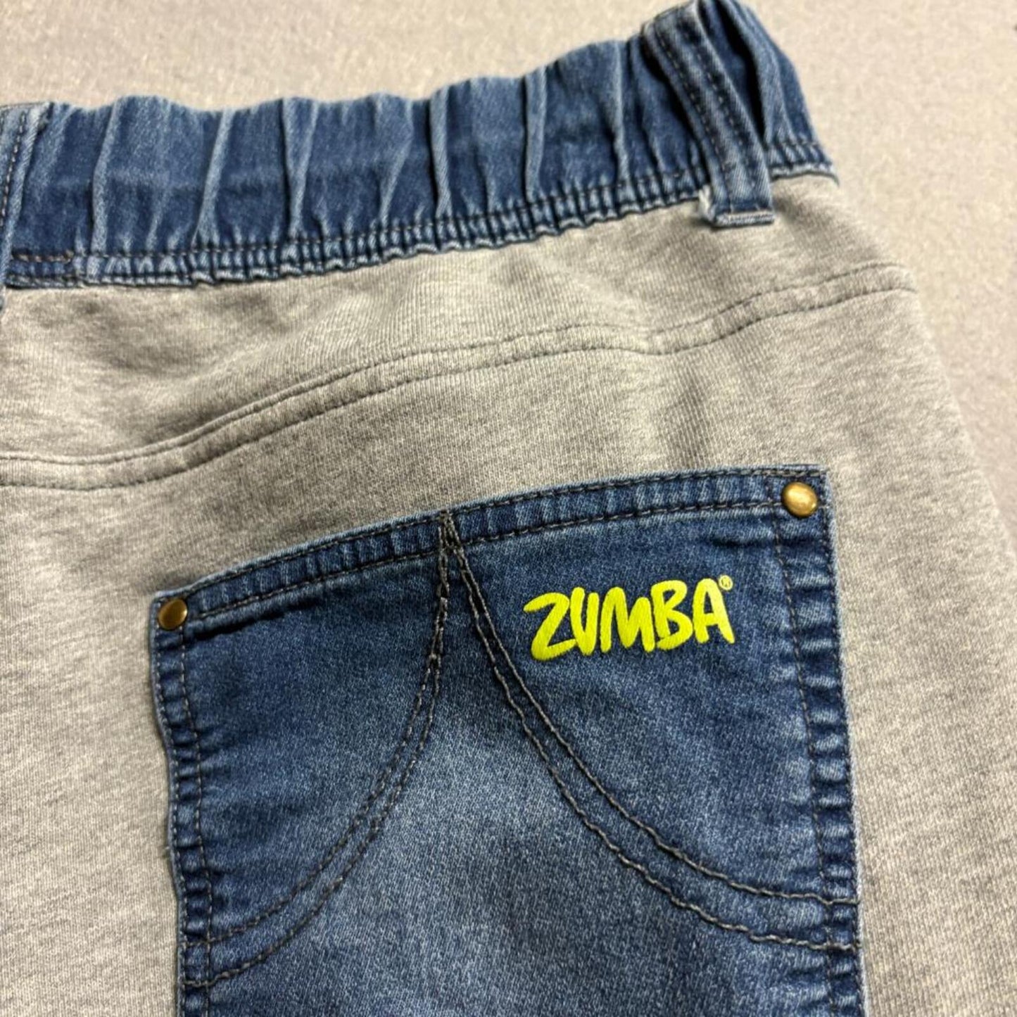Zumba Wear Marvelous Jogger Pants Mens Medium Blue Denim Gray Sweatpants Hybrid