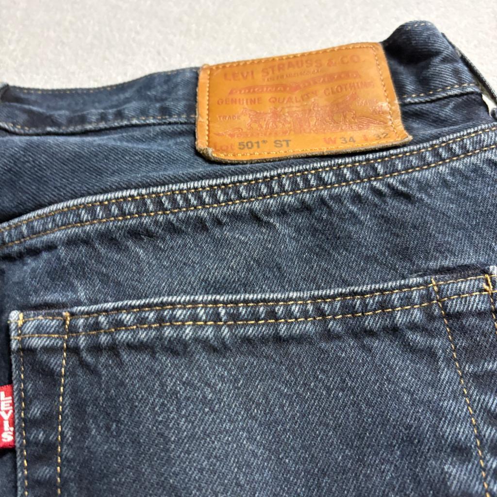 Levis Premium 501 Original Fit Jeans Mens 34x32 Dark Wash Button Fly Blue Denim