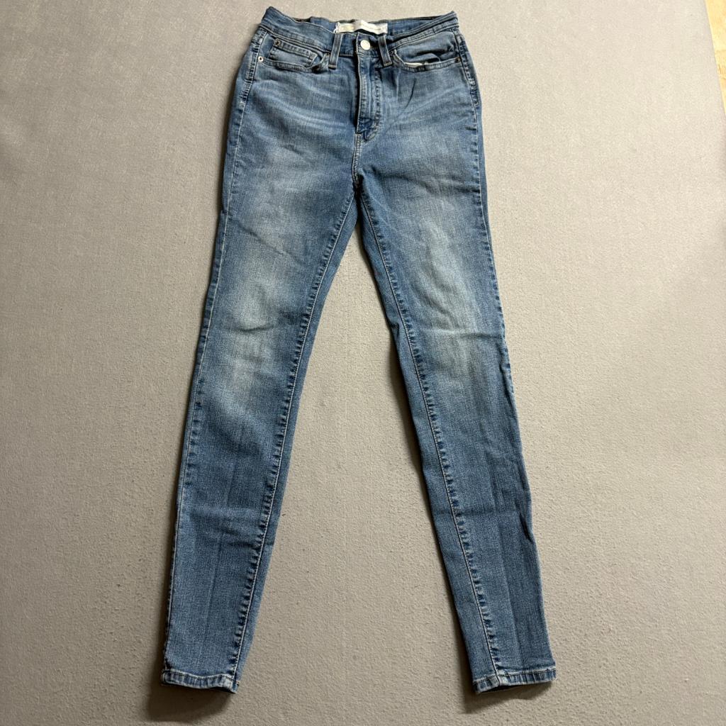 Signature by Levi Strauss Co Womens Ultra High Rise Jegging Jeans Size 5 W27