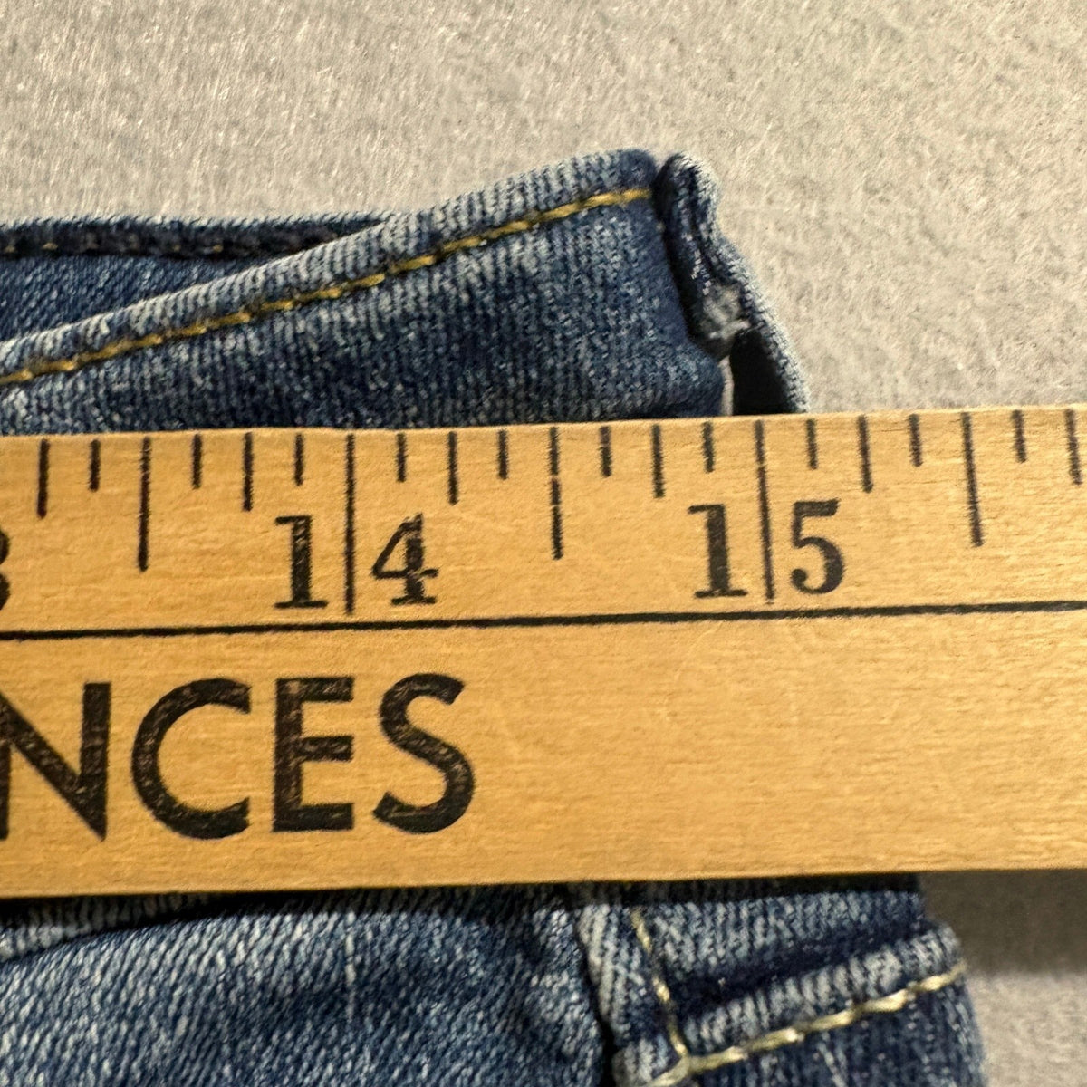 Signature by Levi Strauss Women 10 Short Modern Boot Cut Denim Jeans Blue W30