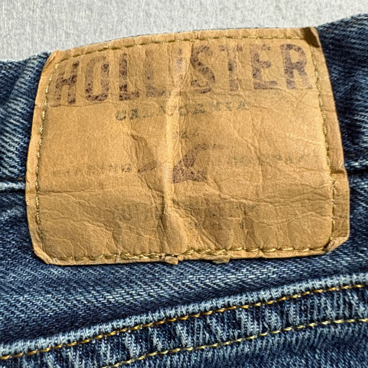 Hollister Jeans Mens 32x34 Blue Denim Button Fly Straight Leg 100% Cotton