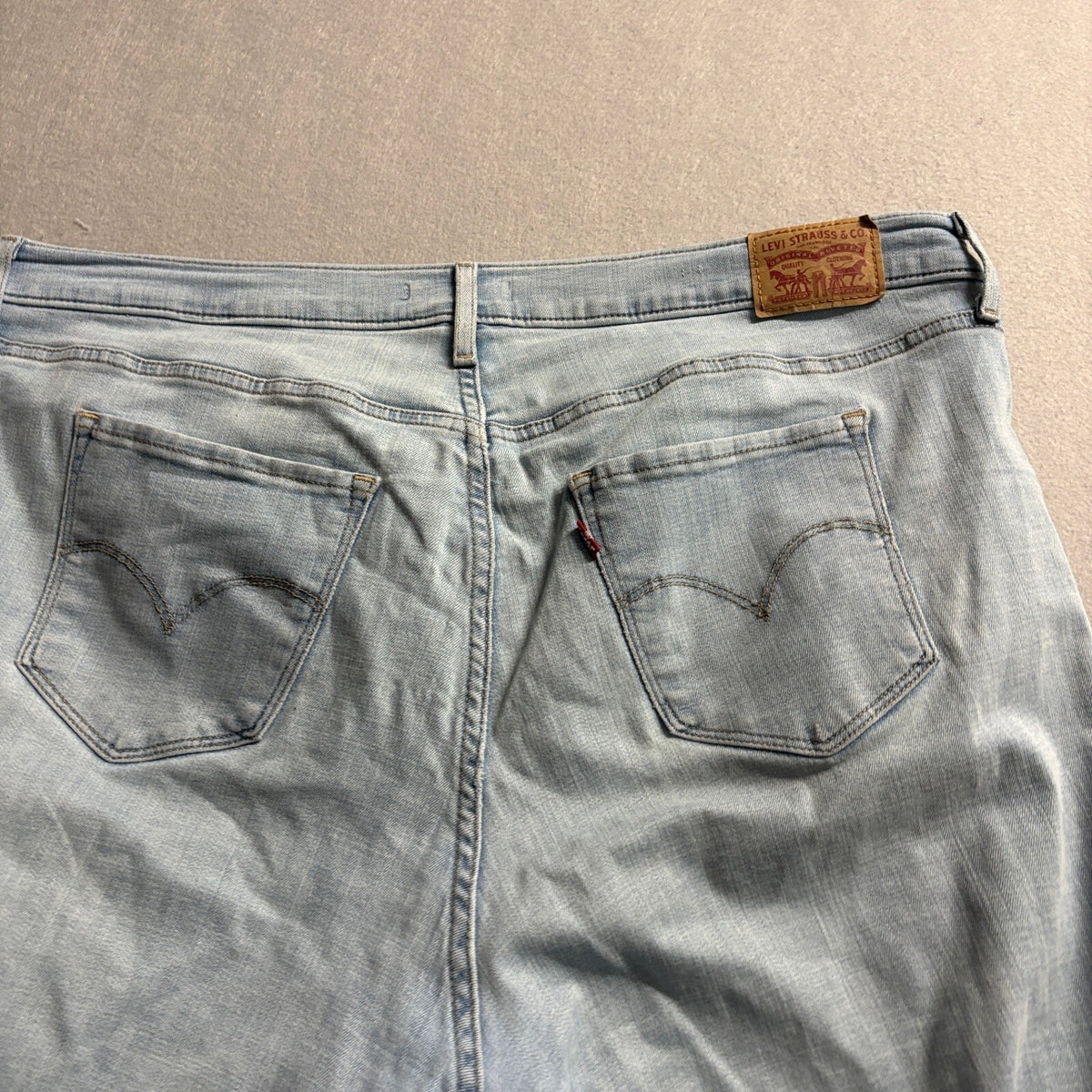 Levis 311 Shaping Skinny Capri Jeans Womens 18W Light Wash Denim Stretch Crop