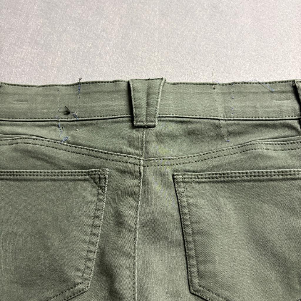 G.H. Bass & Co Women's Size 6 Olive Green Skinny Pants Stretch Casual Ankle
