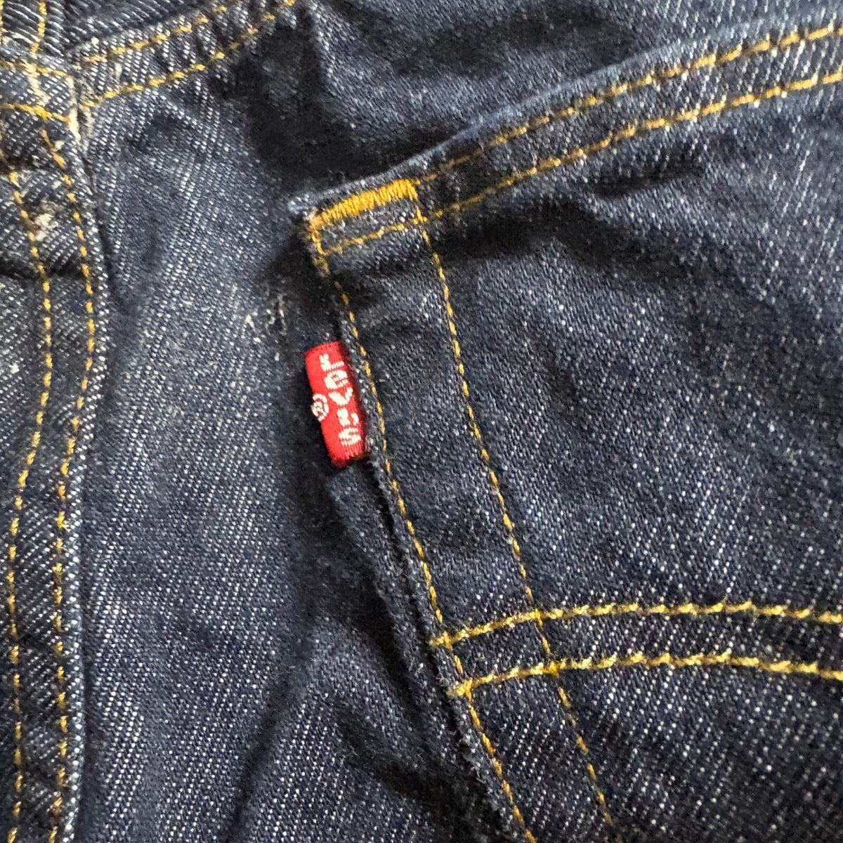Levis 501 Original Fit Jeans Mens 30x32 Dark Wash Blue Denim Button Fly