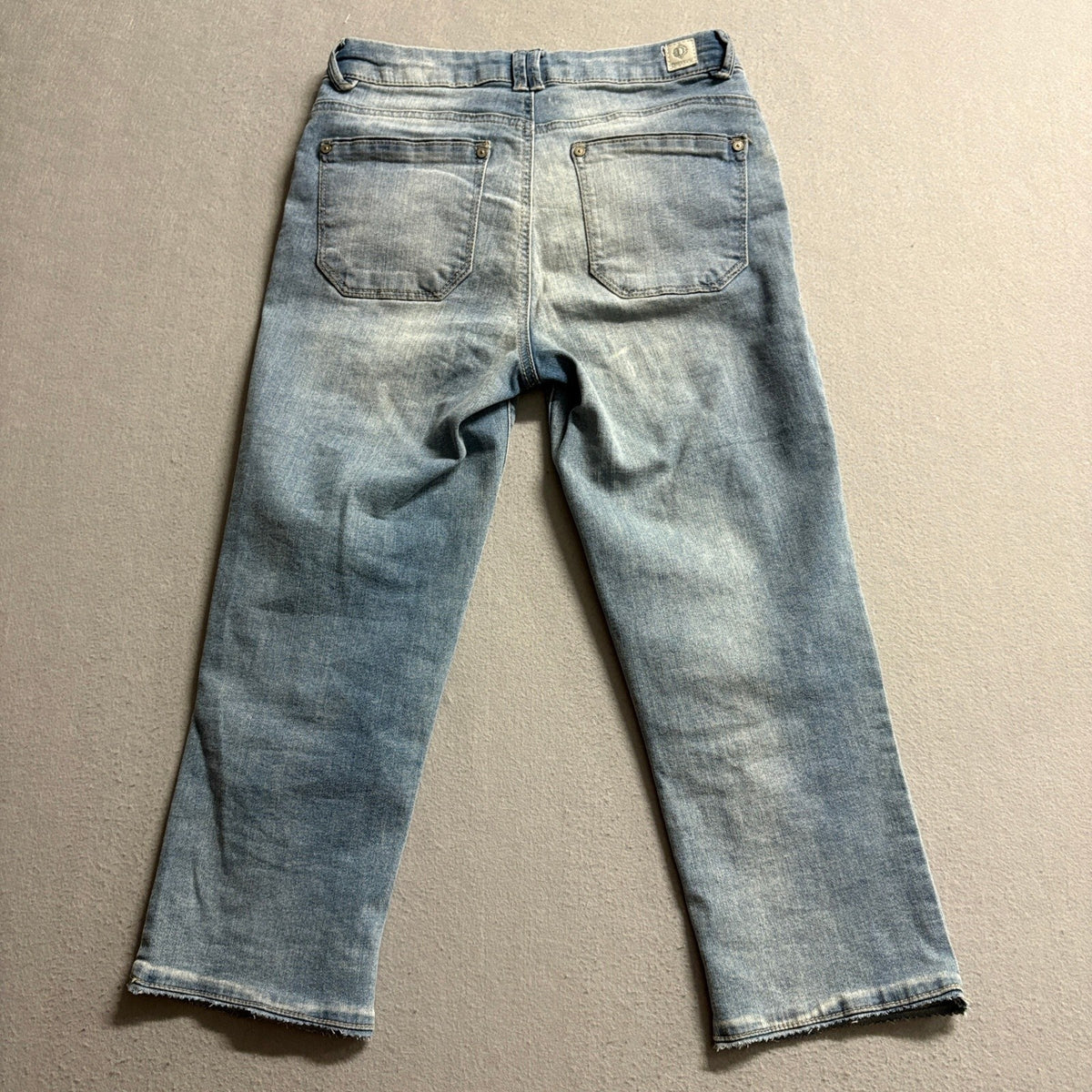 Democracy Womens High Rise Cropped Denim Jeans Size 2 Light Wash Stretch Raw Hem