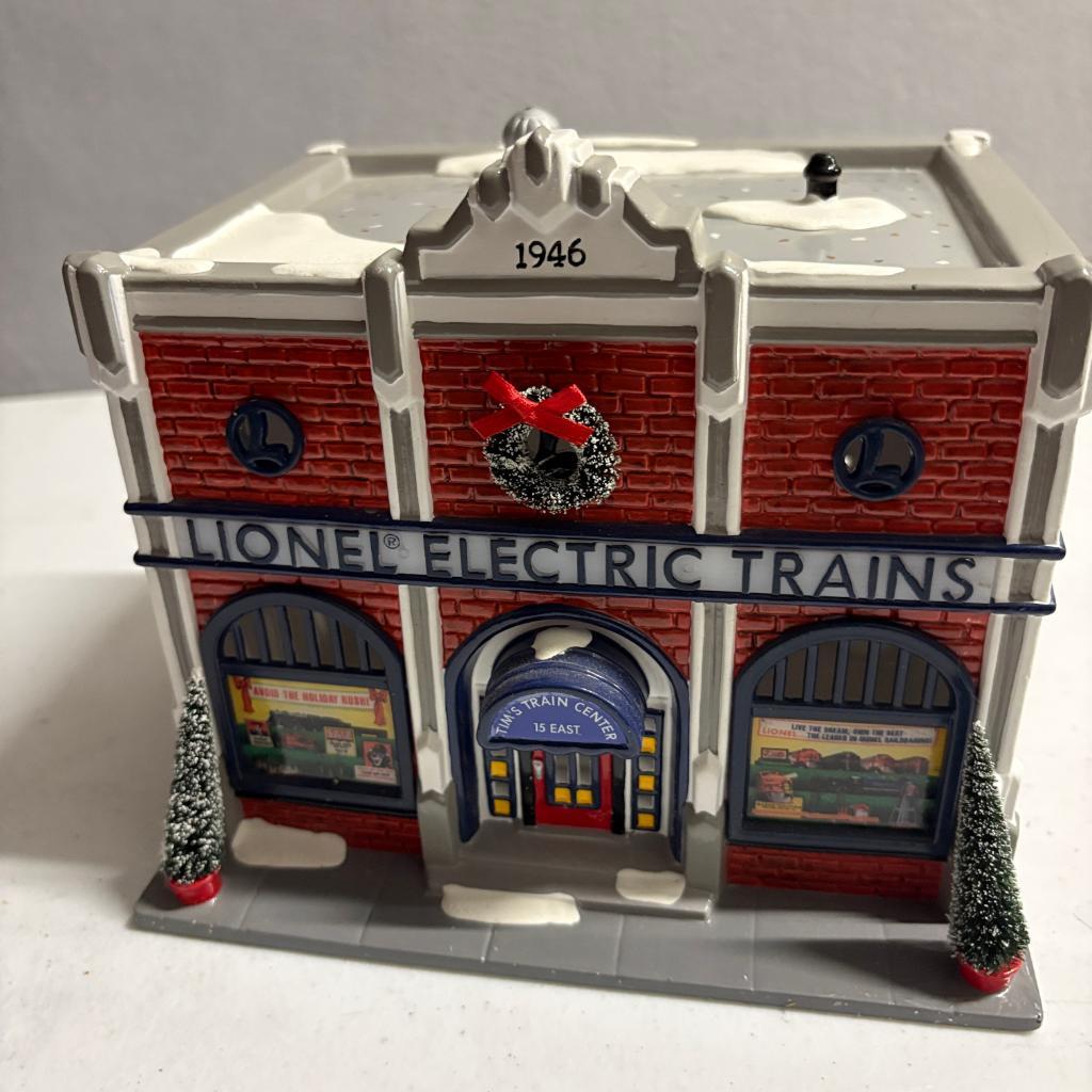 Department 56 Snow Village Lionel Electric Train Shop 54947 Christmas House Box