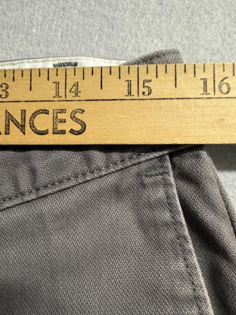 Dockers Pacific Collection Modern Khaki Pants Mens 31x32 Gray 100% Cotton Chino