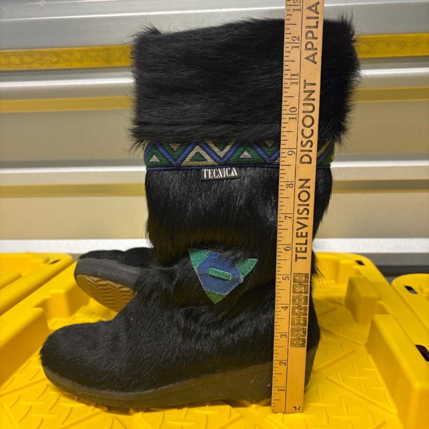 Tecnica Vintage Black Fur Après Ski Boots Womens Size 8 US 39 EU Made in Italy
