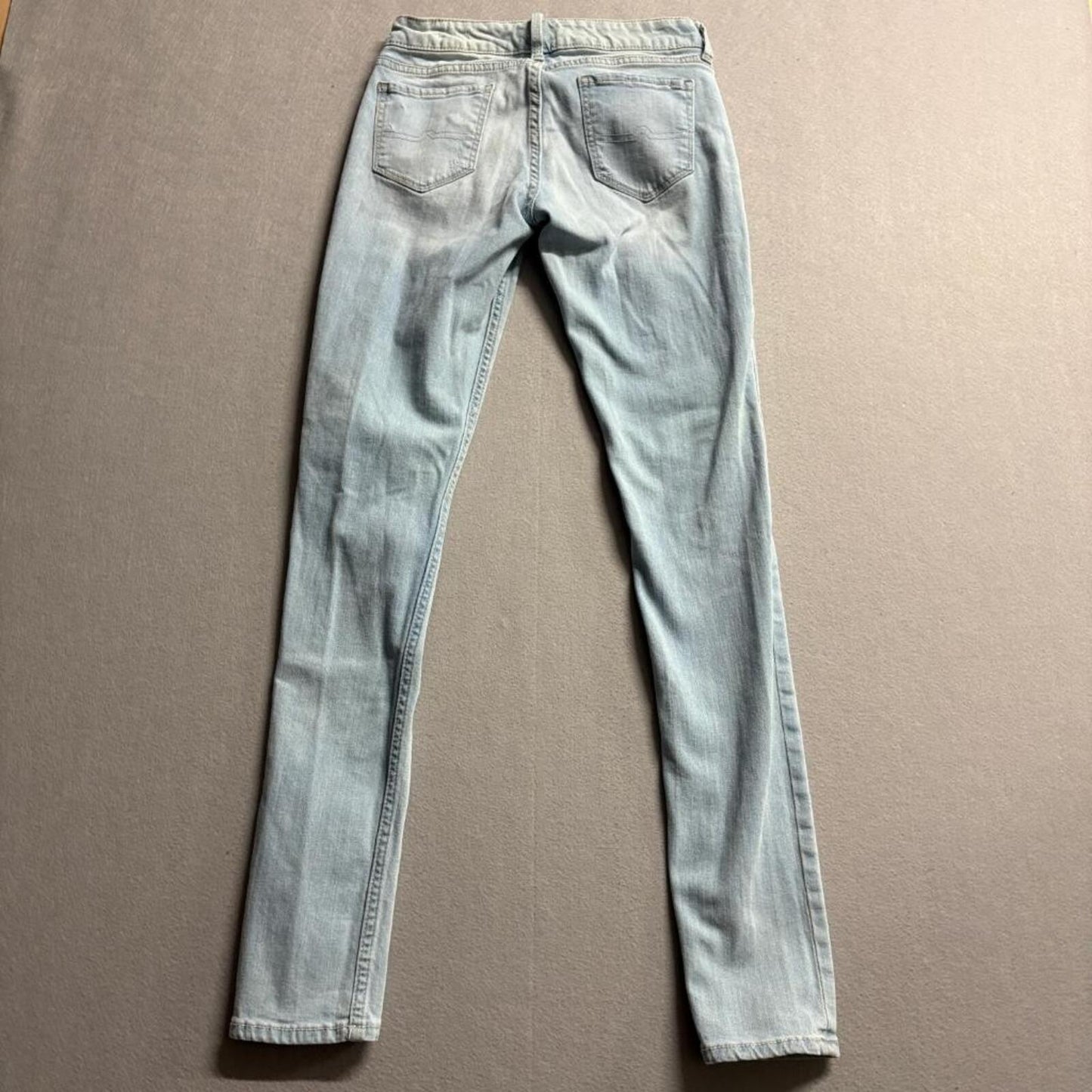 Arizona Jean Co Super Skinny Jeans Womens Size 1 Light Wash Distressed Denim