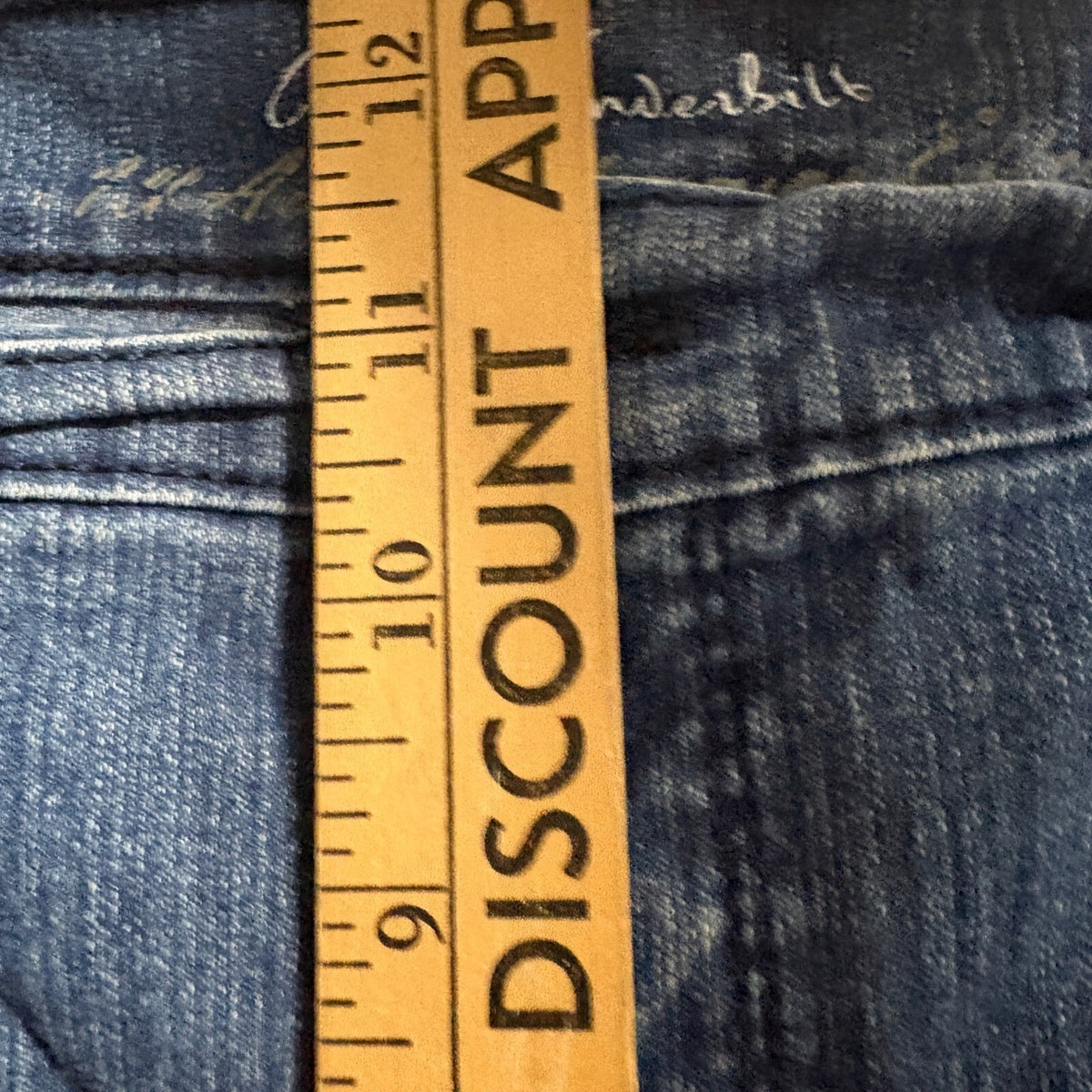 Gloria Vanderbilt Amanda Skimmer Denim Shorts Womens Size 12 Blue Jean Capris