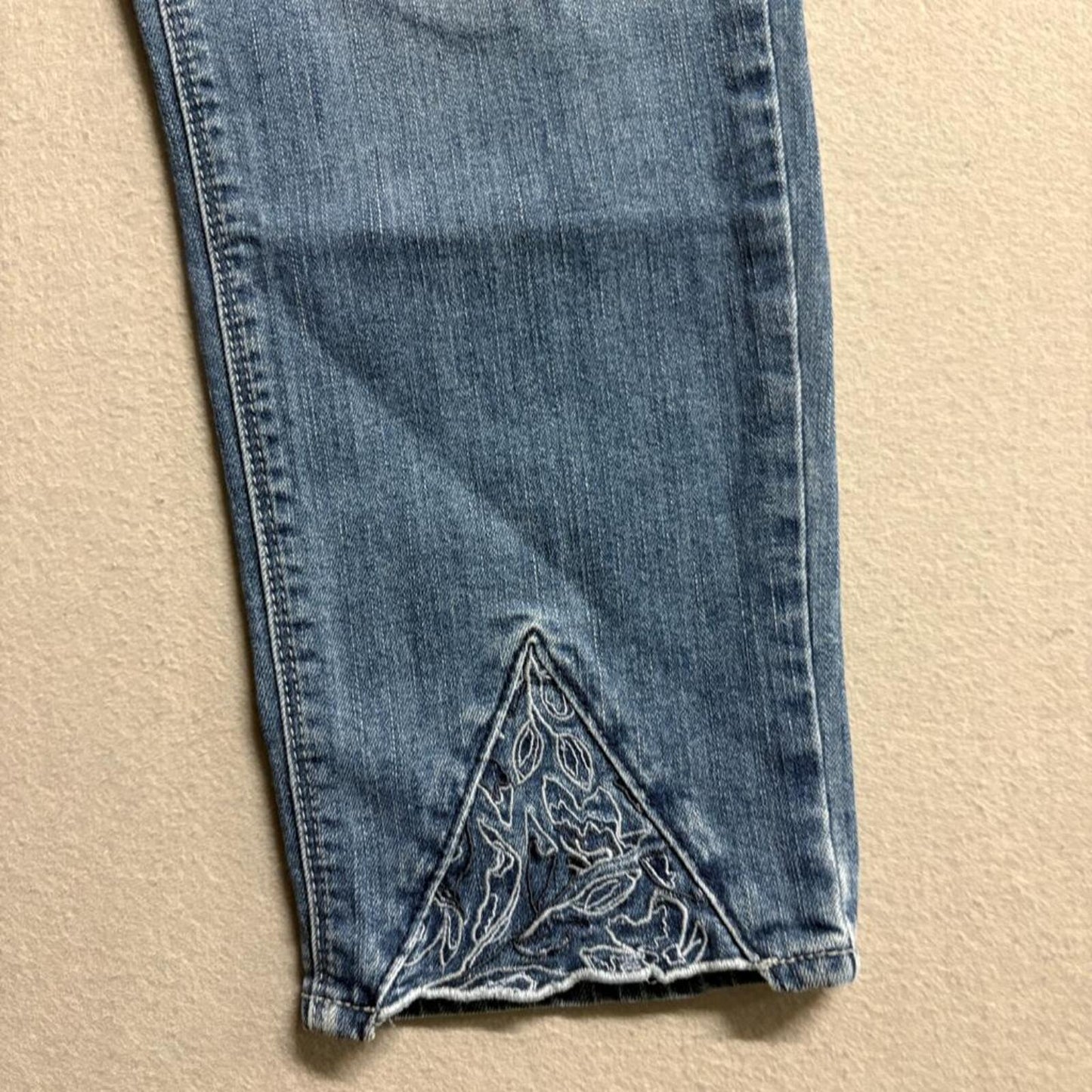 White House Black Market The Slim Jeans Womens 8 Mid Rise Blue Embroidered Hem