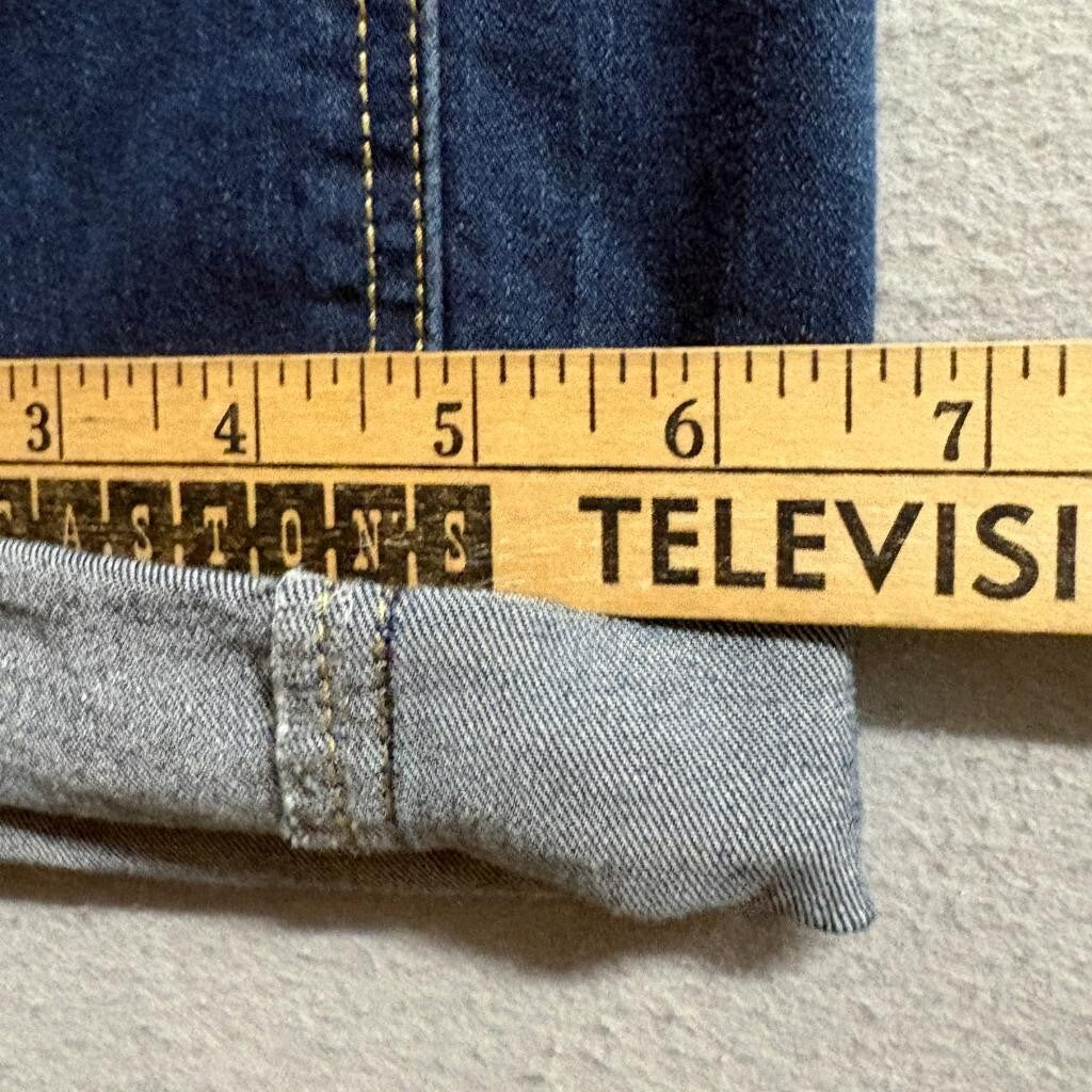 WAM What About Me Distressed Crop Jeans Womens Size 5/6 Blue Denim Cuffed