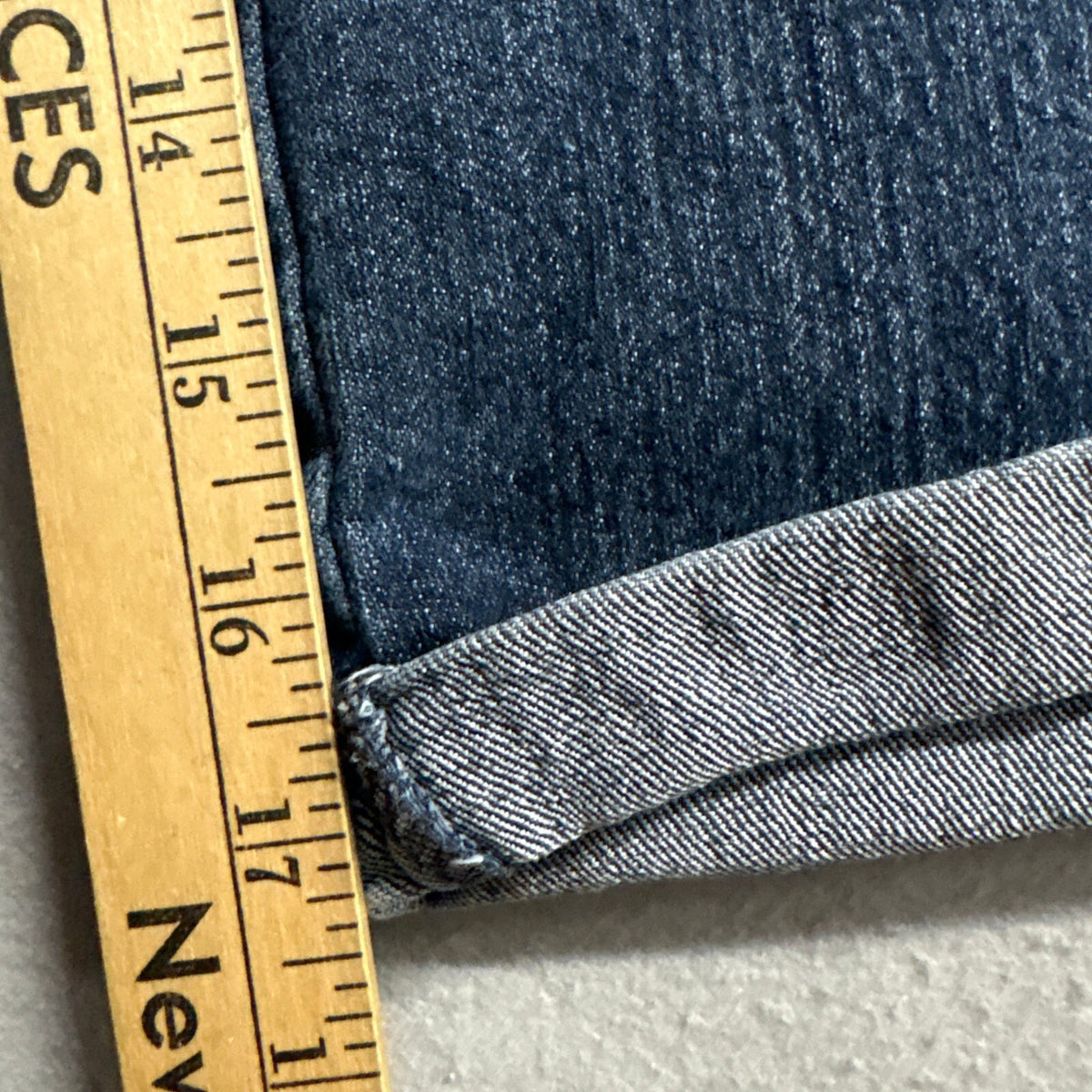 Gloria Vanderbilt Amanda Capri Jeans Womens Size 10 Dark Wash Cuffed Denim Crop