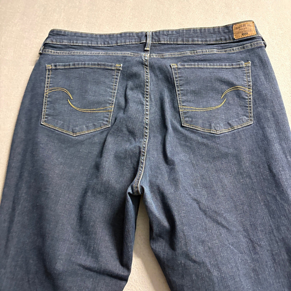 Signature by Levi Strauss Gold Label Women Mid Rise Bootcut Jeans Size 20M Dark