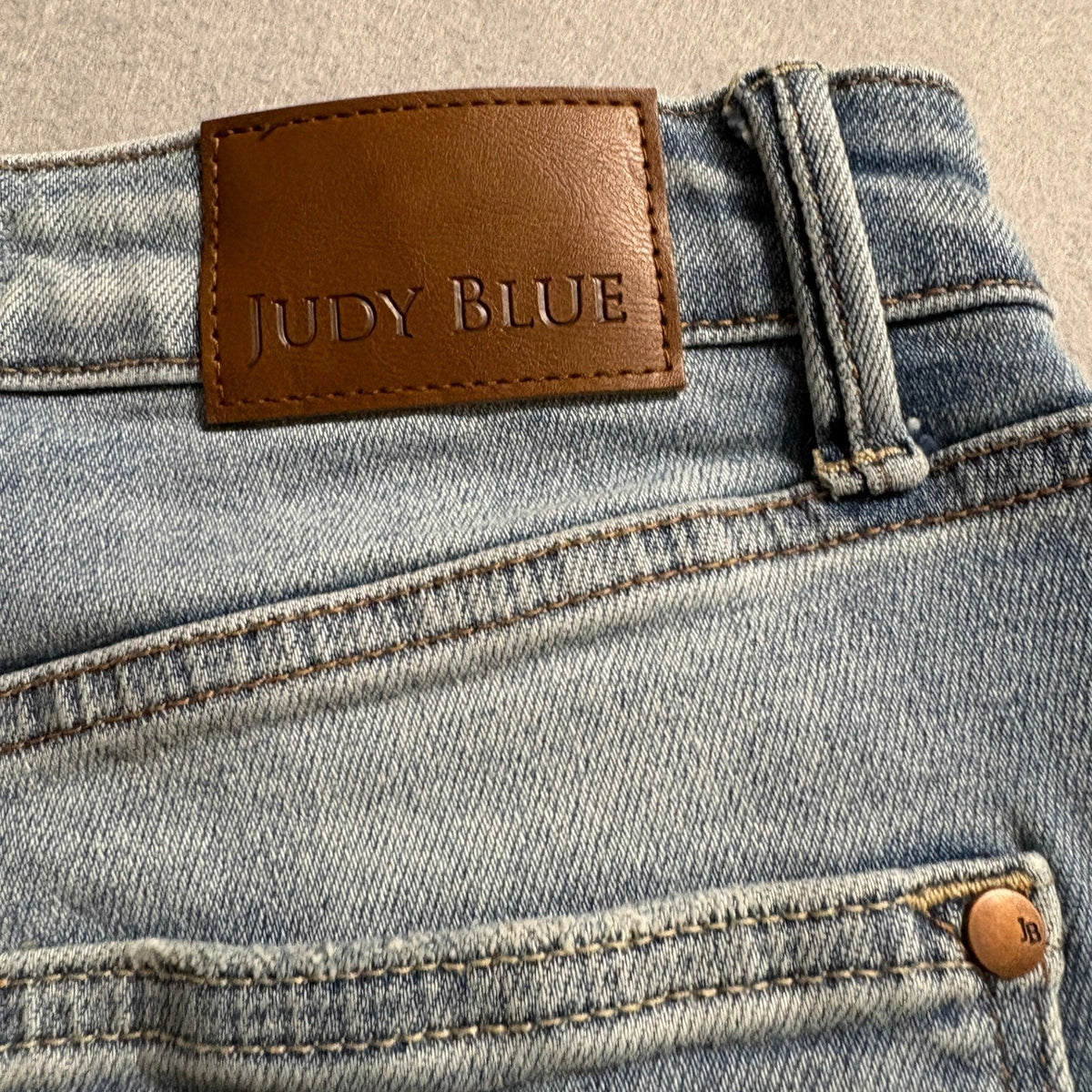 Judy Blue 90s Straight Leg Jeans Womens Size 1/25 Distressed Raw Hem Light Wash
