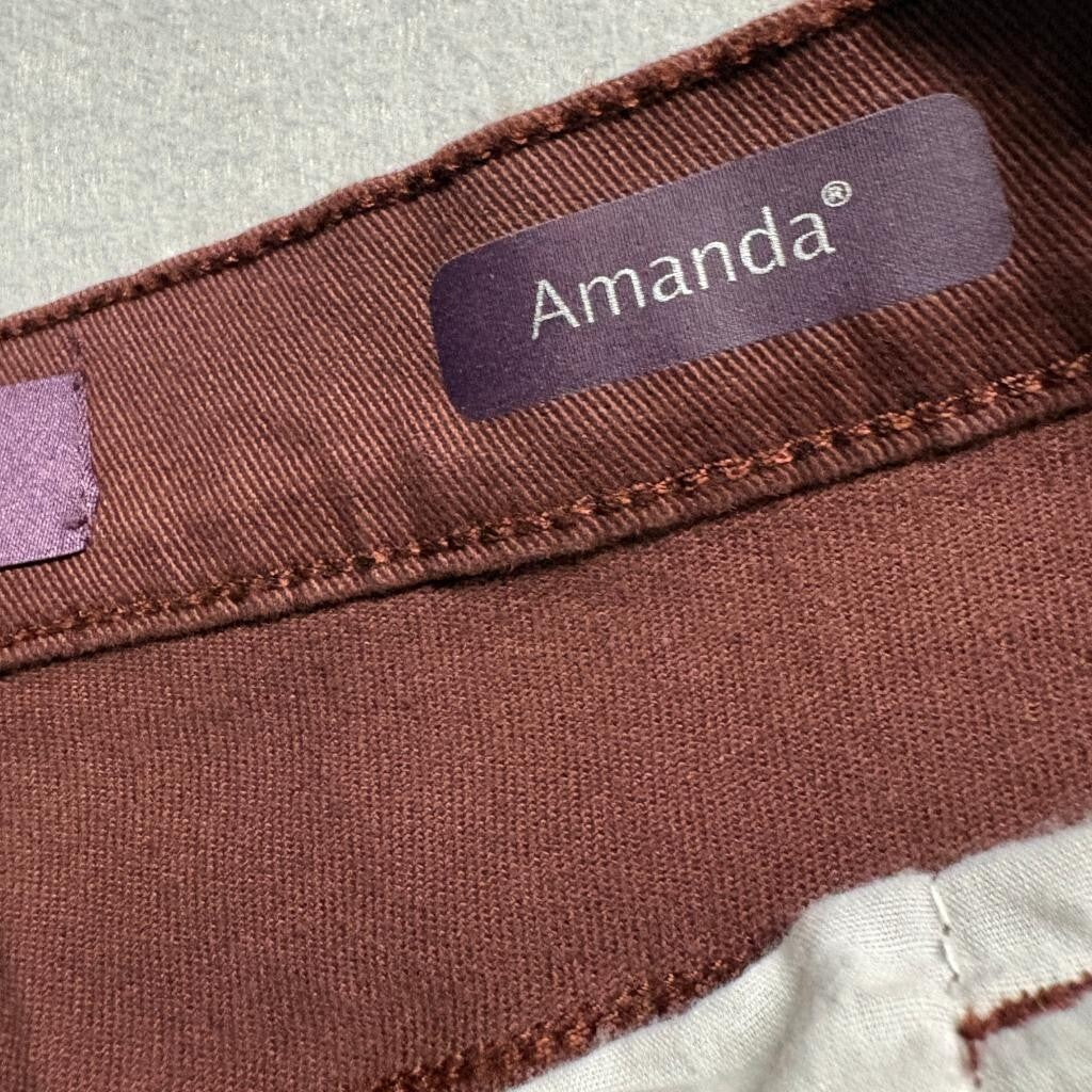 Gloria Vanderbilt Amanda Classic High Rise Tapered Jeans Womens 16 Tall Red Wine