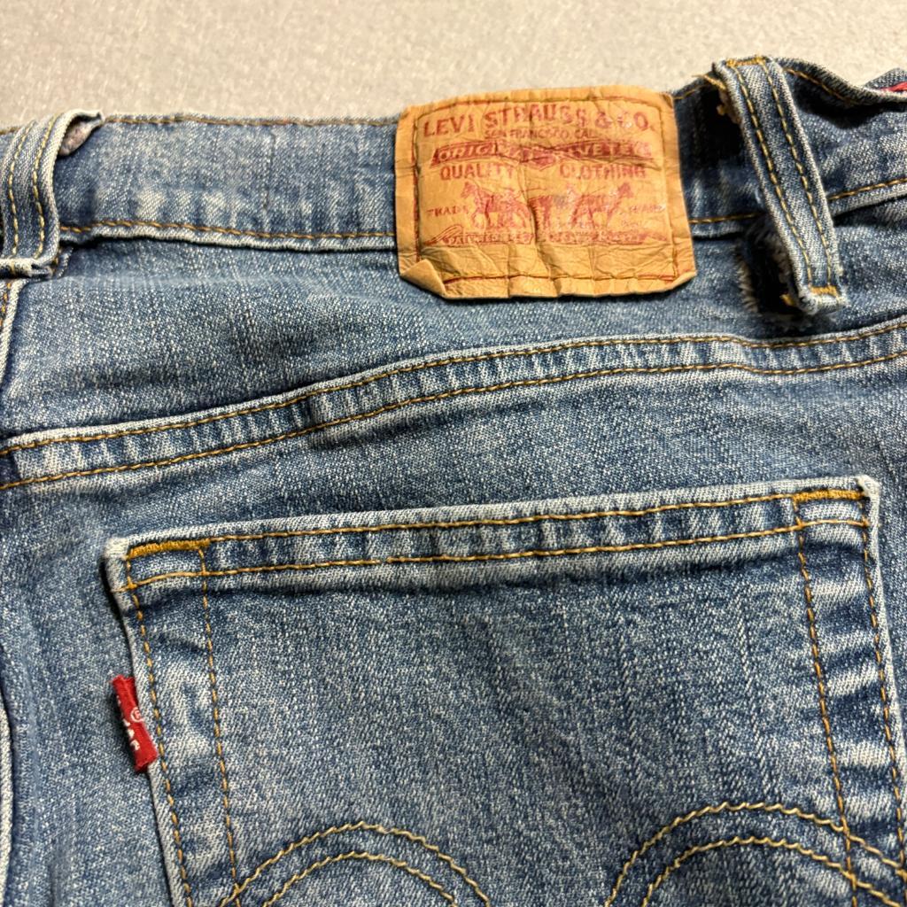 Levi's 550 Relaxed Bootcut Jeans Womens 10M Blue Denim Stretch Medium Wash