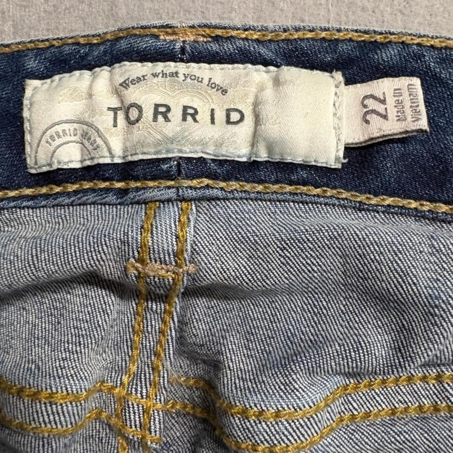 Torrid Relaxed Bootcut Jeans Womens Plus Size 22 Distressed Blue Denim Stretch