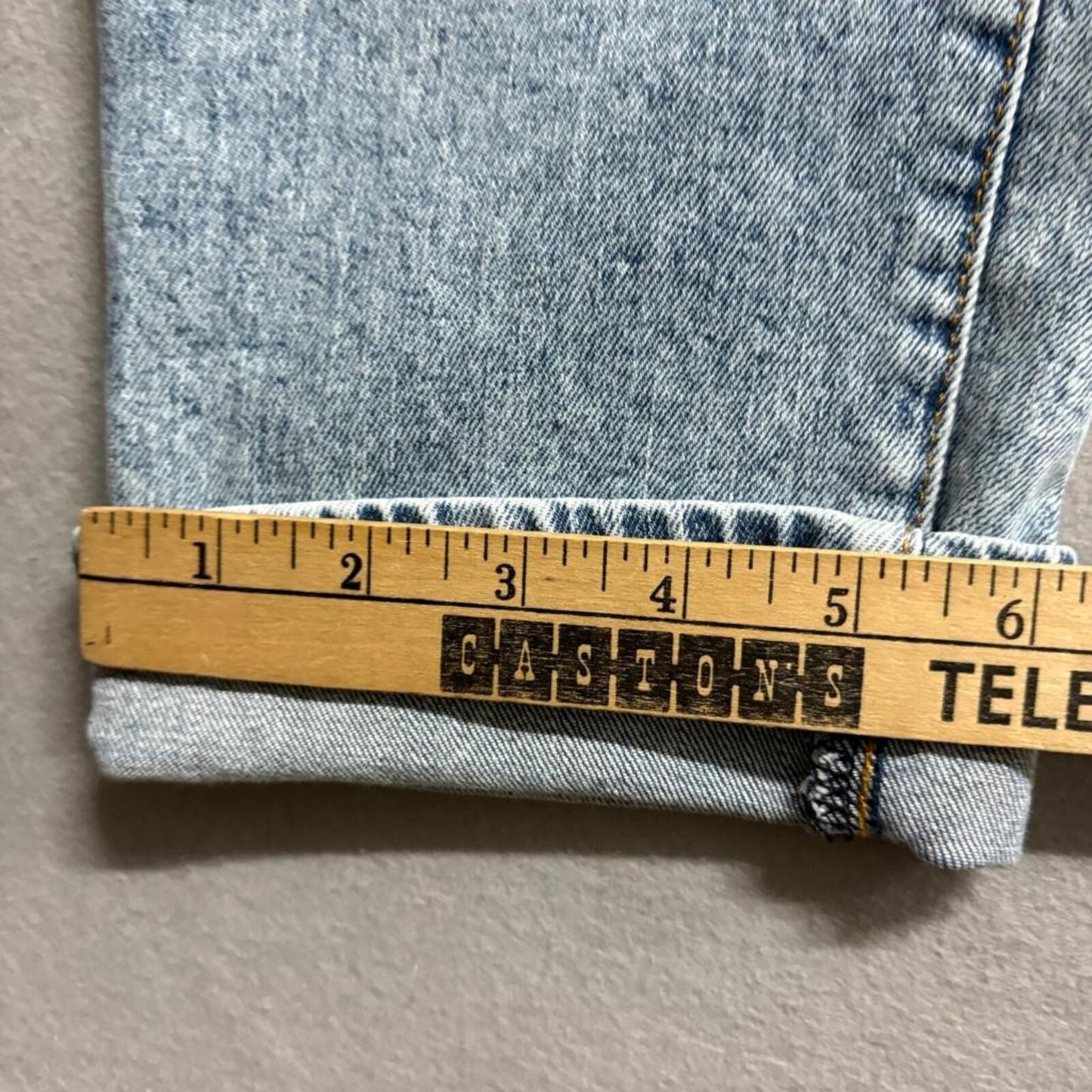 H&M &Denim Mom Jeans Womens 6 High Waist Light Acid Wash Blue Denim