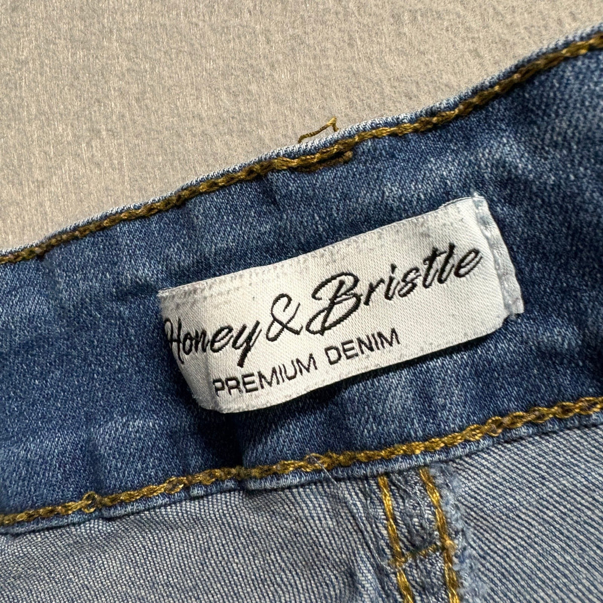 Honey & Bristle Womens Raw Hem Ankle Jeans Size 4P Blue Denim Stretch Crop