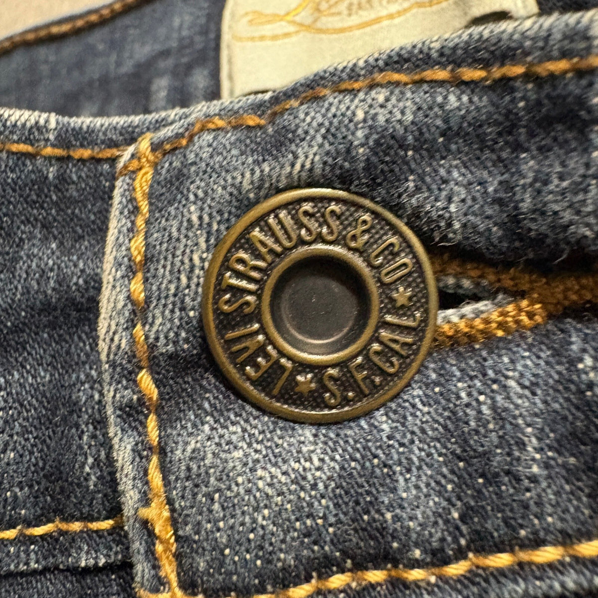Levi's 512 Perfectly Slimming Denim Bermuda Shorts Womens Size 14 Blue Stretch