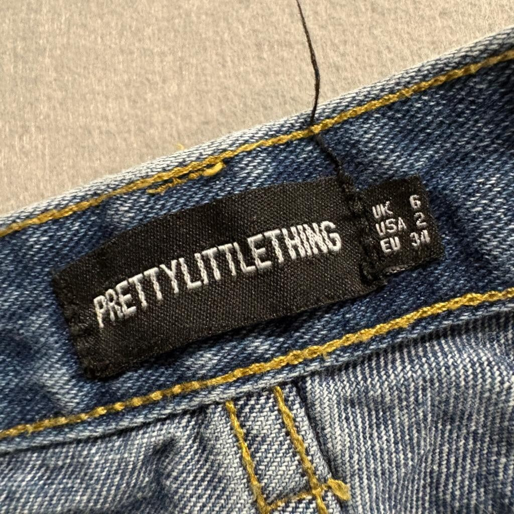 PrettyLittleThing High Rise Straight Leg Jeans Womens US 2 Blue Split Hem Ripped