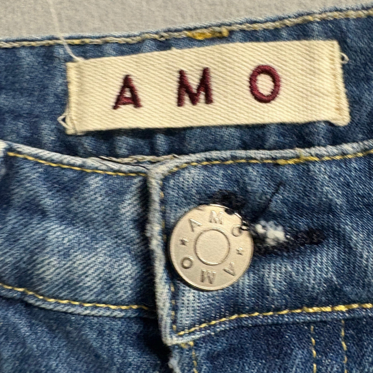 AMO Babe Dive Bar Destroy Jeans Womens Size 26 Distressed Frayed Hem Denim Blue