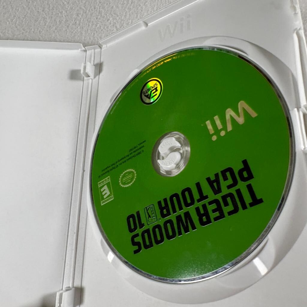 Tiger Woods PGA Tour 10 Nintendo Wii Game Disc and Case EA Sports Golf