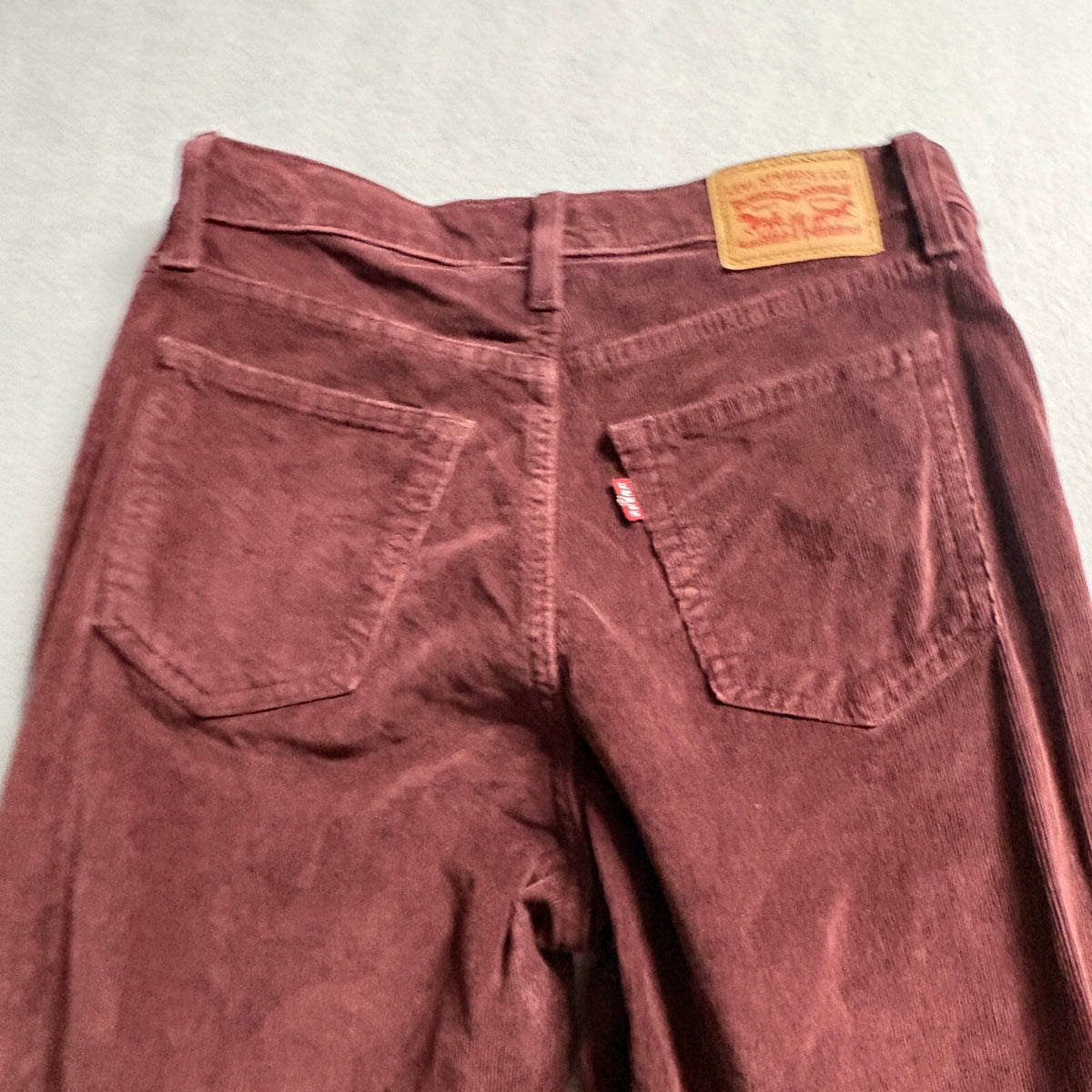 Levi's 724 High Rise Straight Corduroy Pants Womens Size 28 Burgundy Maroon Red