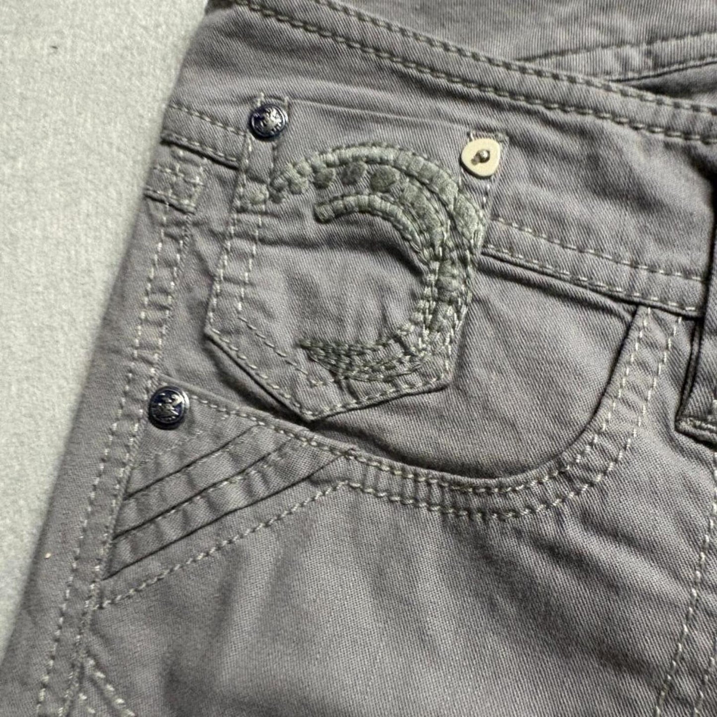 Attrattivo Gray Skinny Jeans Womens Size 27 Low Rise Stretch Embroidered Pockets