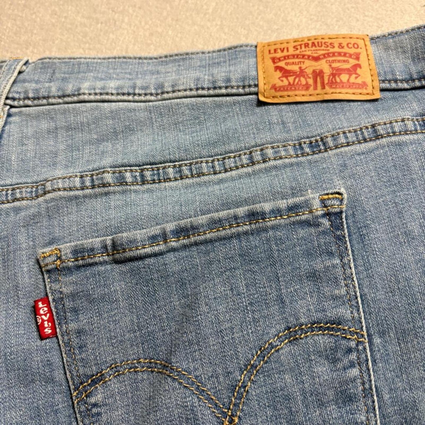 Levi's 311 Shaping Skinny Capri Jeans Womens 20W Blue Stretch Denim Crop 41x21