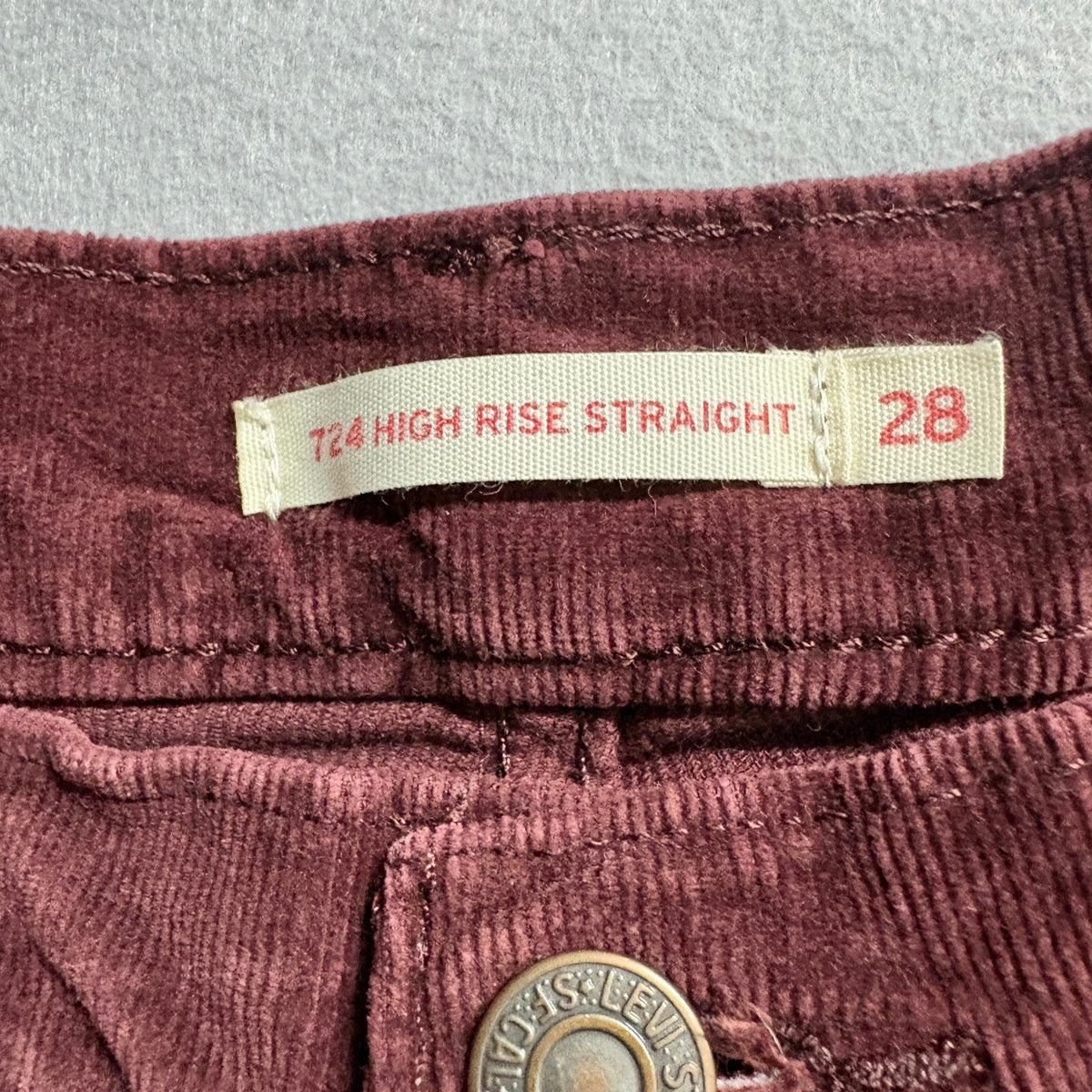 Levi's 724 High Rise Straight Corduroy Pants Womens Size 28 Burgundy Maroon Red