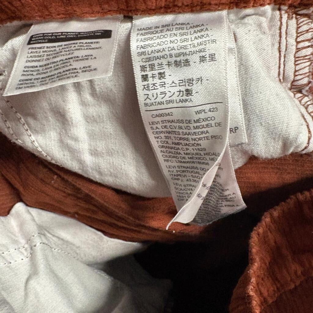 Levi's High Waisted Mom Jean Corduroy Pants Womens 26 Brown Rust Tapered Leg