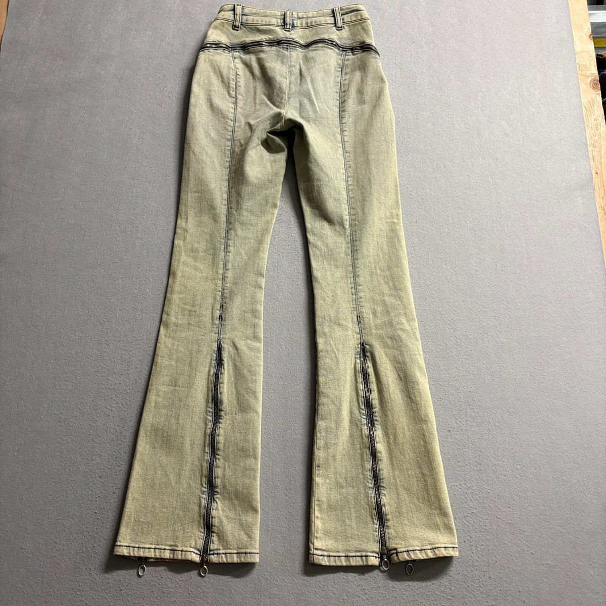 BDG Urban Outfitters Flare Jeans Womens 24 Yellow Acid Wash Zipper Accents