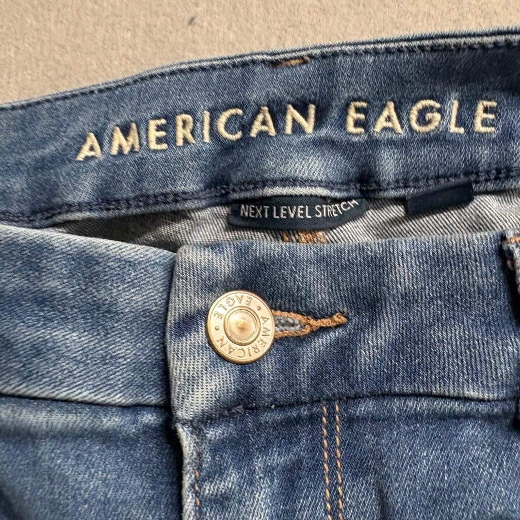 American Eagle Curvy High Rise Jegging Womens Size 8 Blue Distressed Jeans